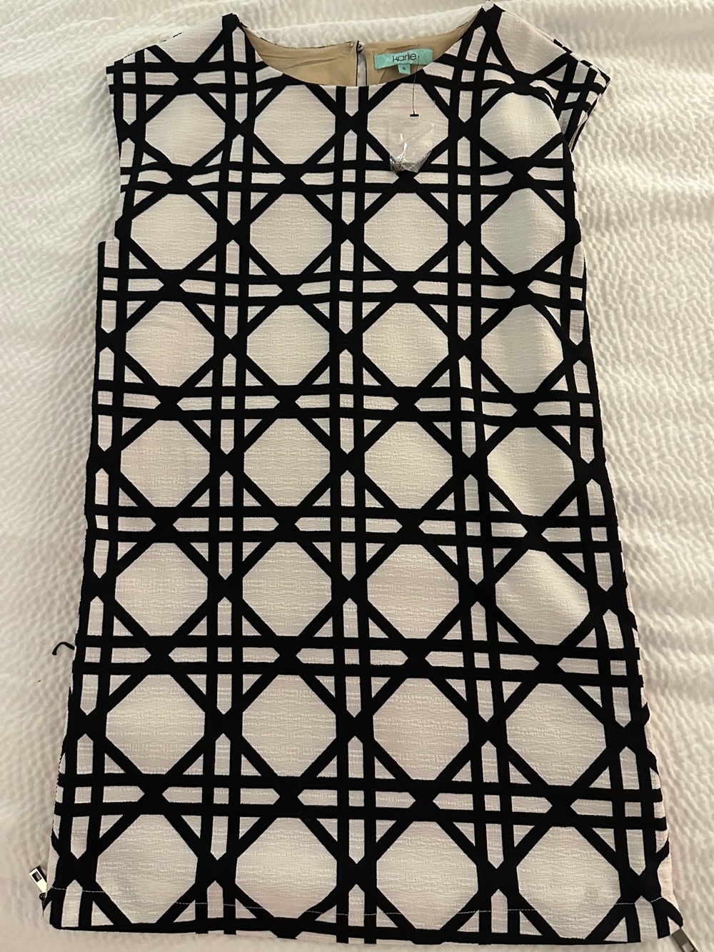 Karlie Black and Cream Geometric Shift Dress with side zippers